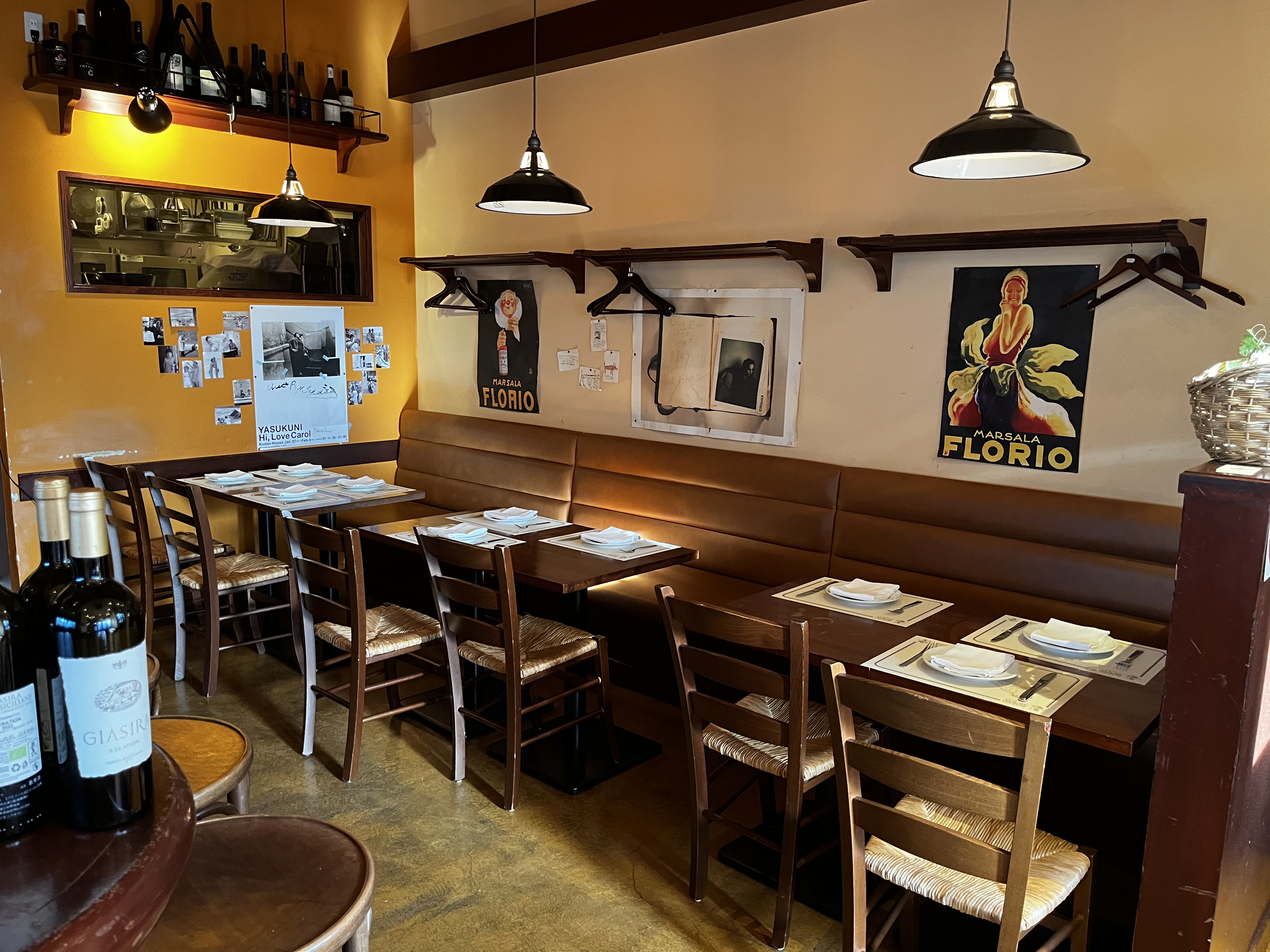 Rozzo Sicilia Interior – シチリア料理レストラン内観