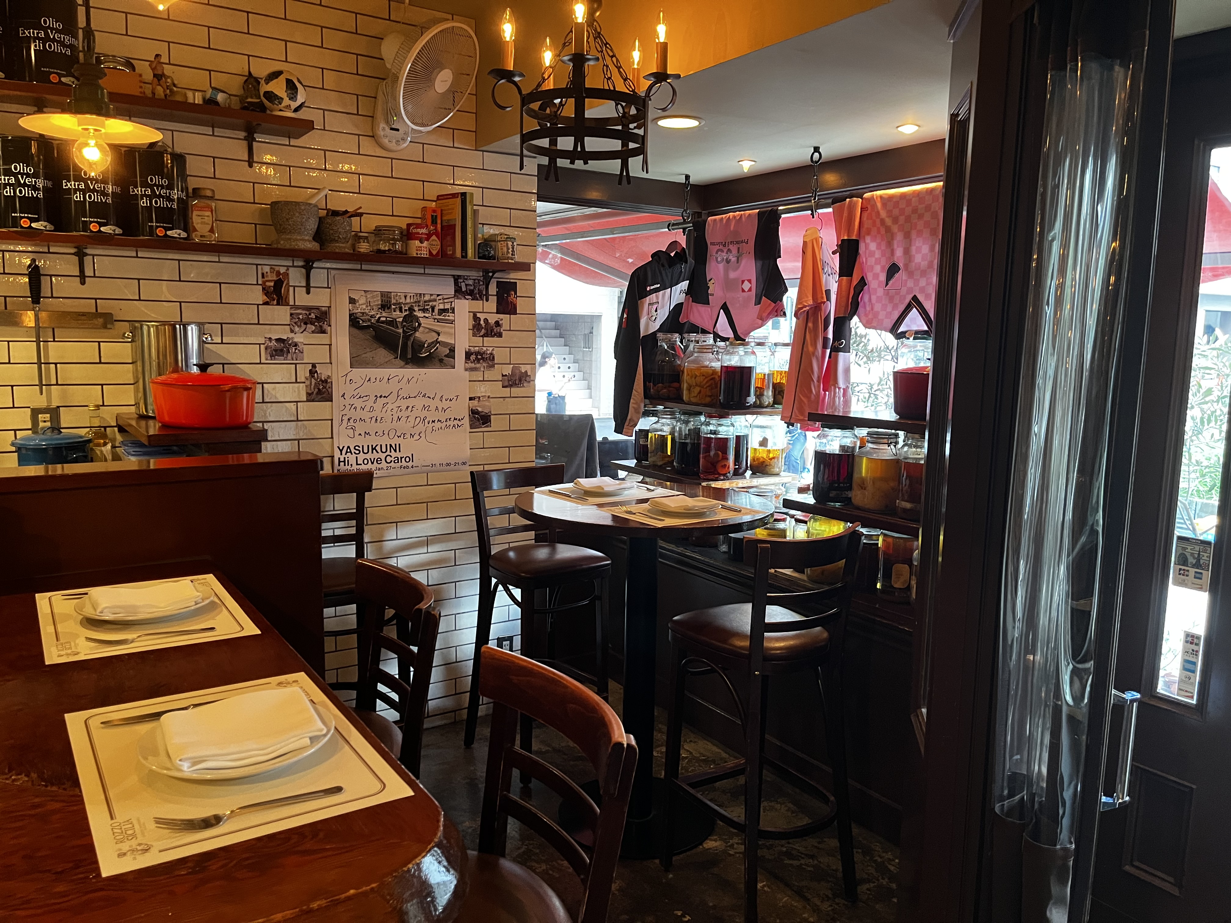 Rozzo Sicilia Interior – シチリア料理レストラン内観